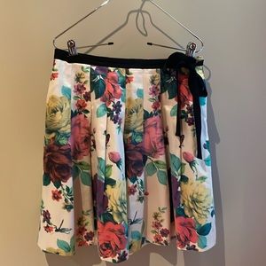 Flirty floral skirt